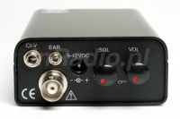 ABEL C-500 - widok od góry: CI-V do podłaczenia odbiornika lub miernika częstotliwości, EAR - słuchawka, gniazdo antenowe typu BNC oraz dwa pokrętła: głośności i blokady szumów